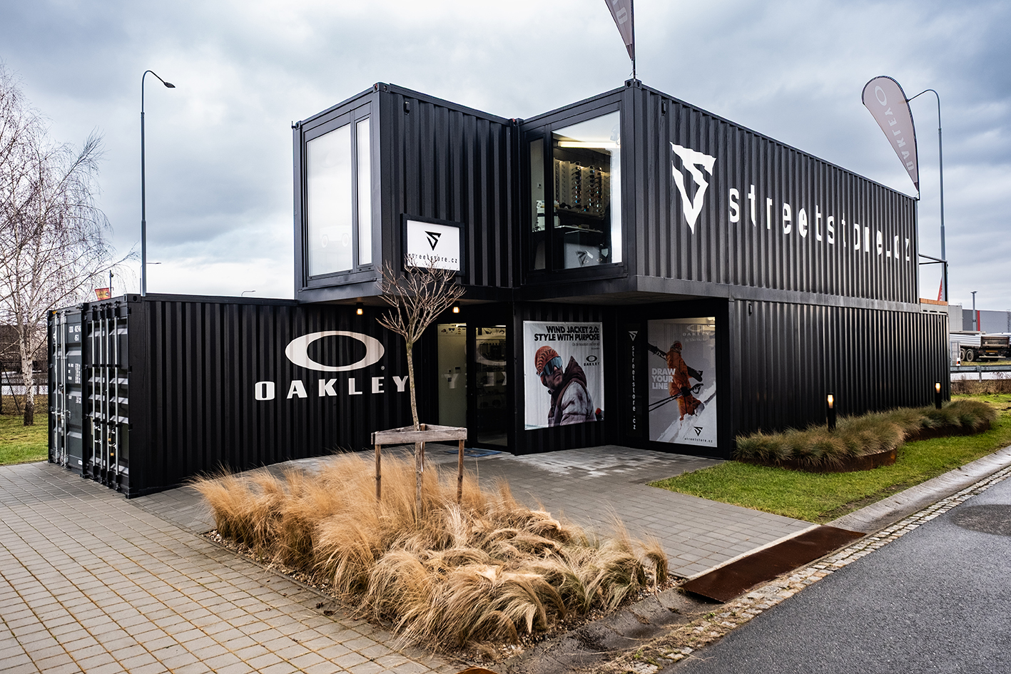 Distinctive Streetstore showroom in Olomouc, Czech Republic, makes use of a variety of Tremco CPG solutions